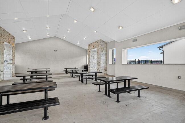 Building Photo - 31410 Hexan Hts Ln