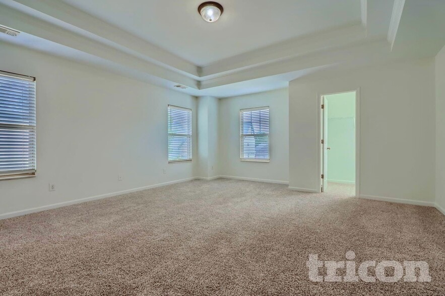 Building Photo - 5732 Barrington Run