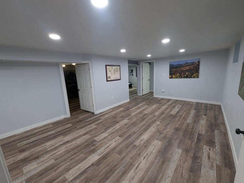 Building Photo - 6950 W Archer Pl