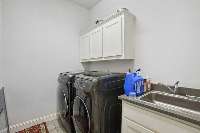 Building Photo - 6209 Verbena Ln