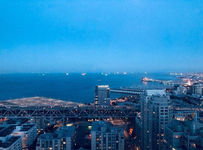 Building Photo - 201 Folsom St