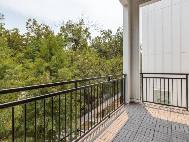 Building Photo - 2505 Bluebonnet Ln