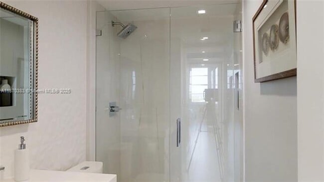 Building Photo - 5601 Collins Ave