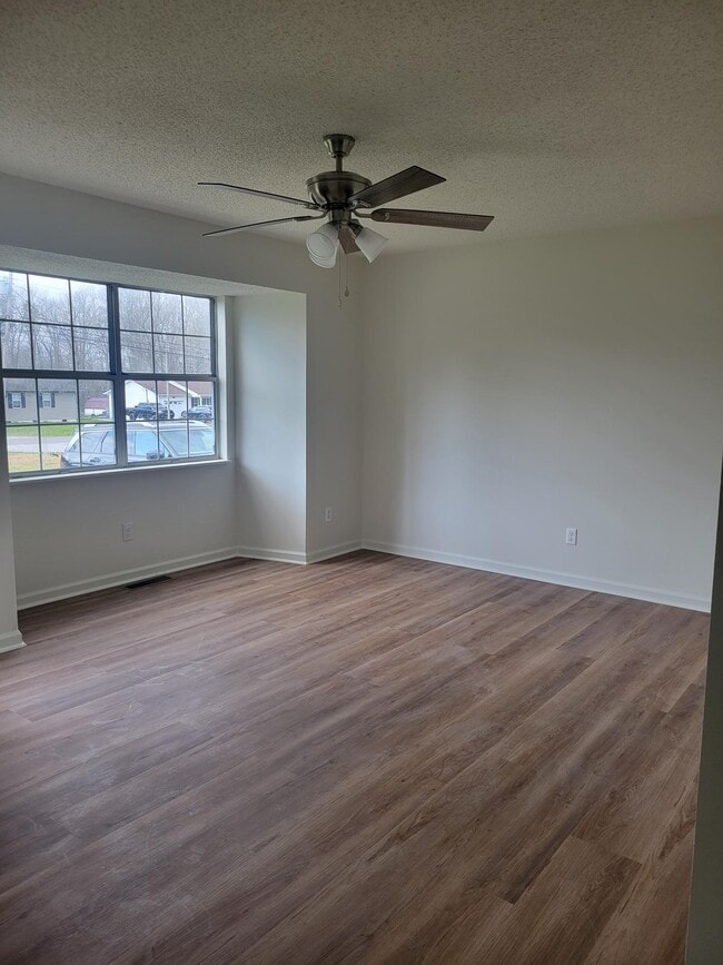 Building Photo - 104 Bent Tree Dr