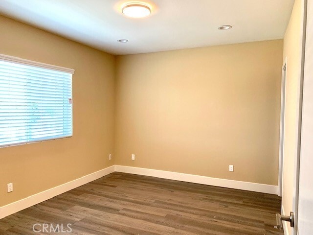 Building Photo - 1726 S Walnut Ave