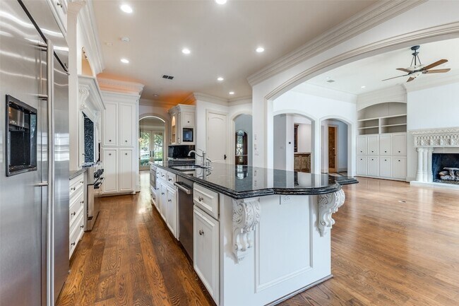 Building Photo - 6416 Dykes Way
