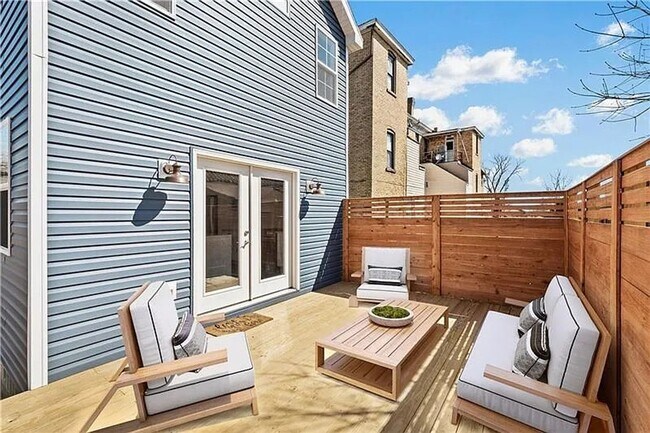 Building Photo - Bright 3-Bedroom Home in Mount Washington,...