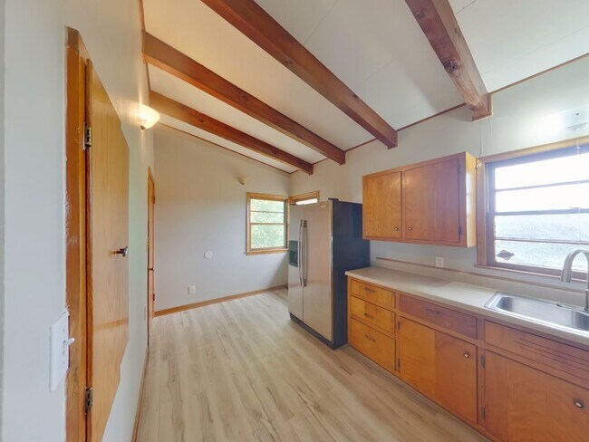 Building Photo - 2924 N Vassar Ave