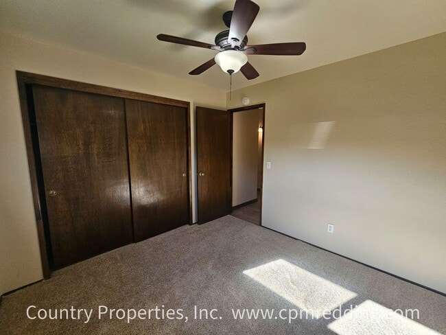 Building Photo - House with Huge Shop in the Heart of Redding Available Now!