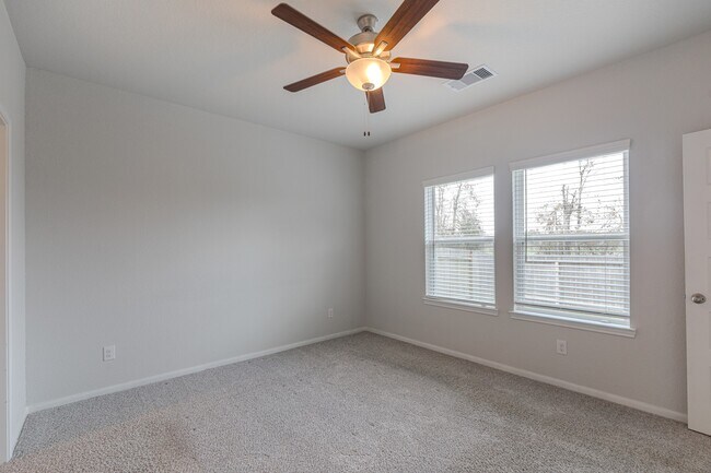 Building Photo - 100 Ashe Juniper Wy