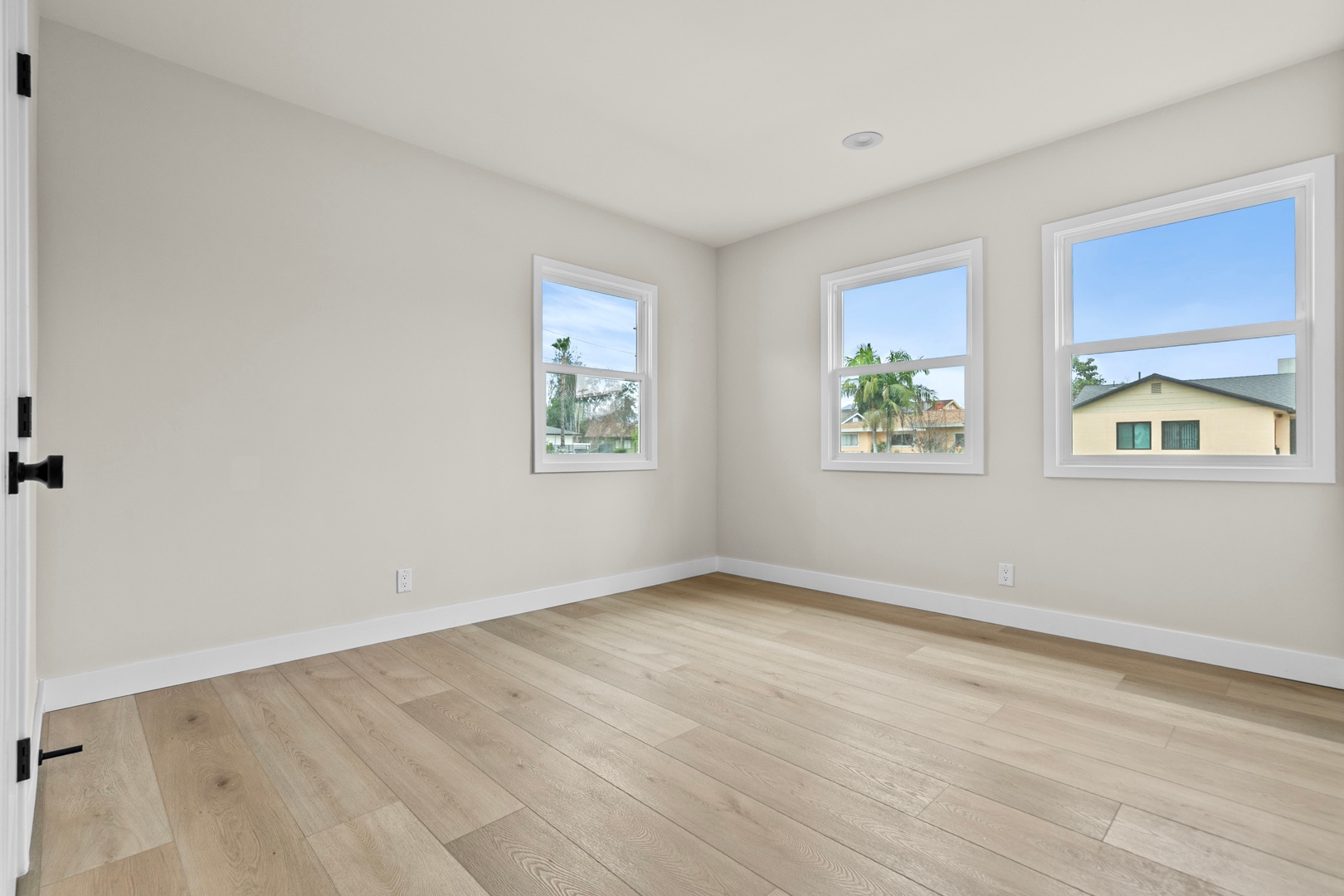 Building Photo - 6921 Bluebell Ave