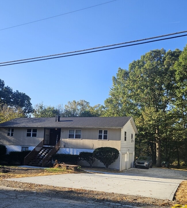 Primary Photo - 1446 Mac Dr