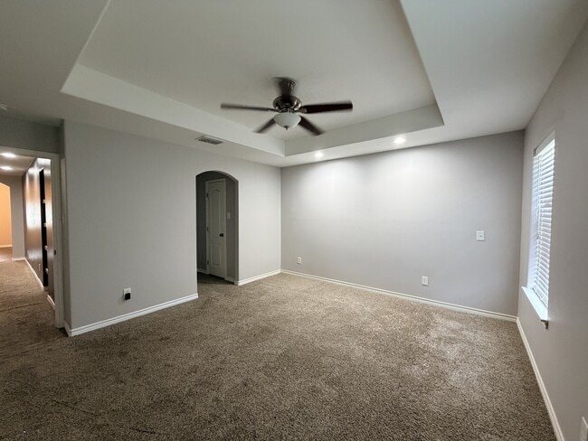 Building Photo - 103 S 4th St