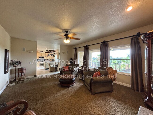 Building Photo - 4726 Abbey Hill