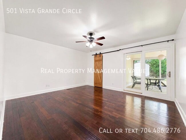 Building Photo - 501 Vista Grande Cir