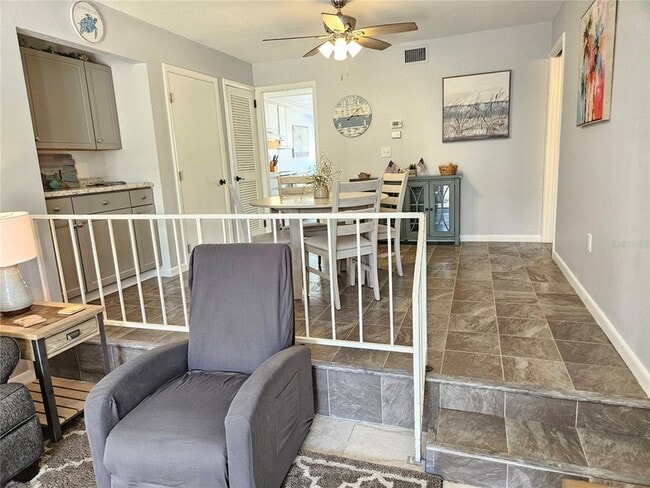 Building Photo - 1555 Tarpon Center Dr