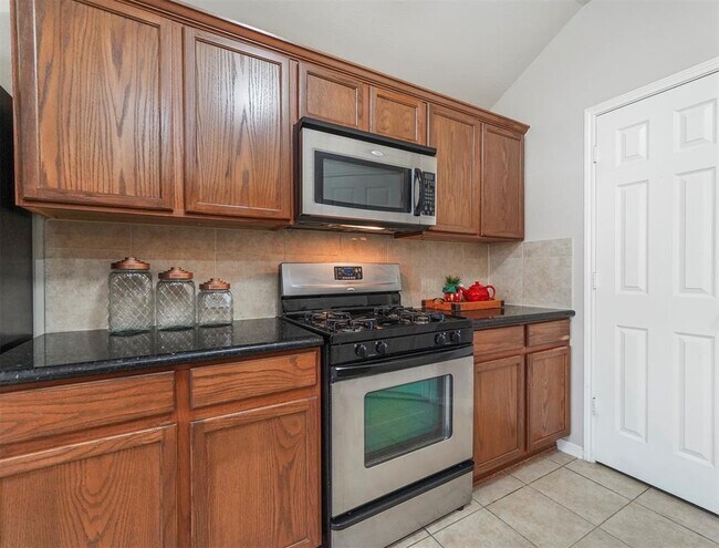 Building Photo - 25110 Hazel Ranch Dr