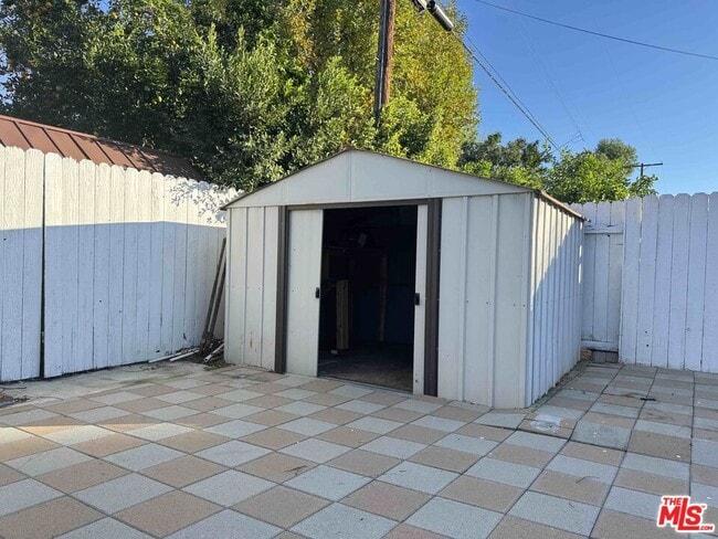 Building Photo - 7516 Oakdale Ave