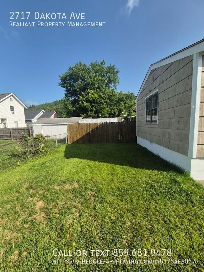 Building Photo - 2717 Dakota Ave