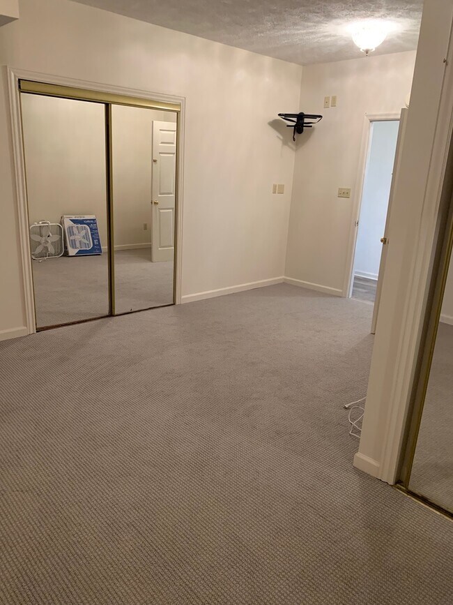 Building Photo - 2 Br 2 Ba house in the county; quiet and p...
