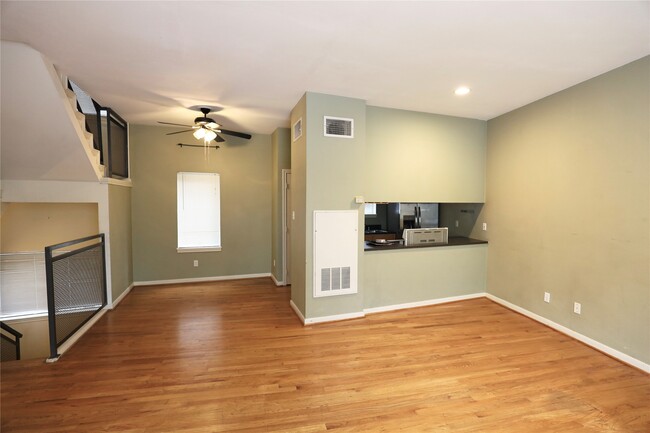 Building Photo - 404 Rosalie St
