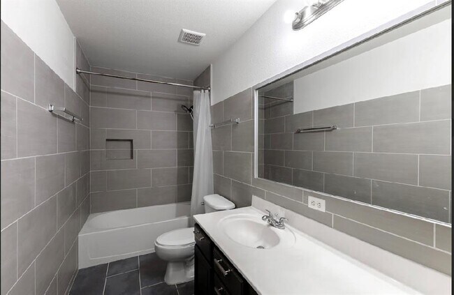 Building Photo - 1605 Balsam Way