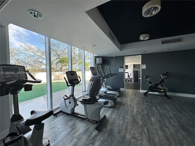 Building Photo - 1861 NW S River Dr