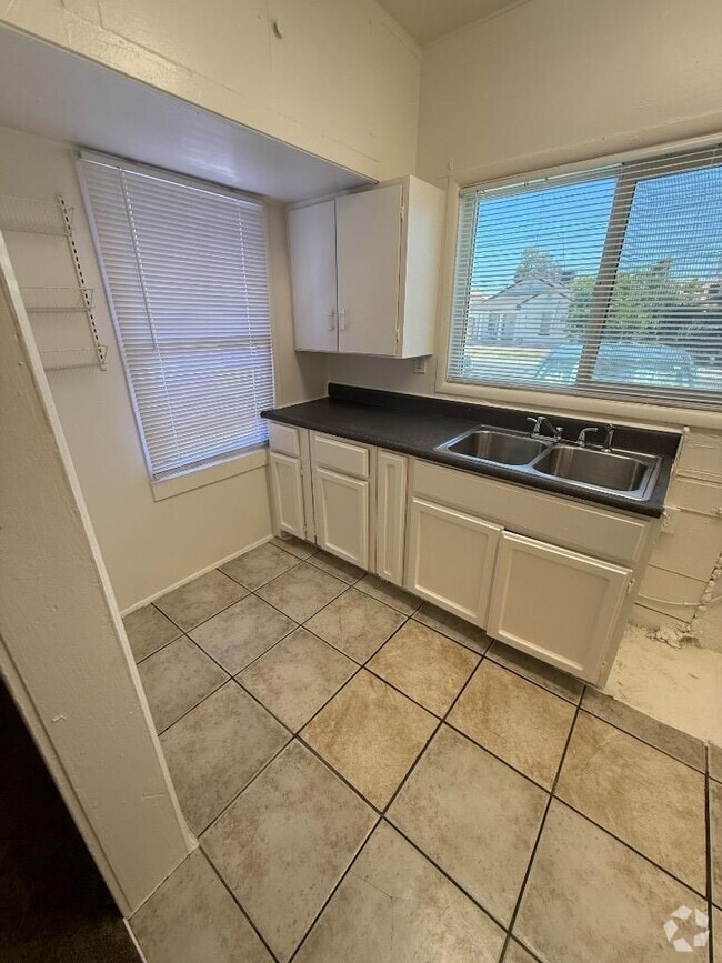 Building Photo - 2 bedroom in Mesa AZ 85204