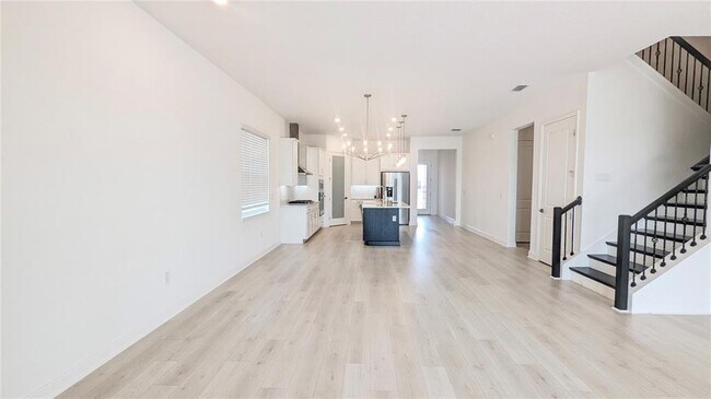 Building Photo - 15614 Vetta Dr