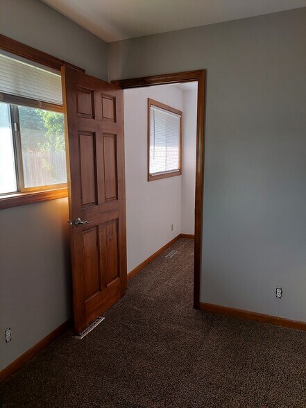 Second Bed pic 2 - 7413 Jupiter Ct
