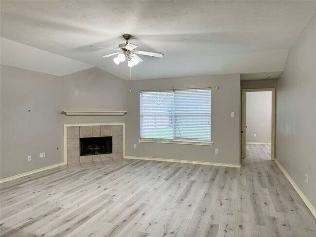 Building Photo - 24631 Hampton Lakes Dr