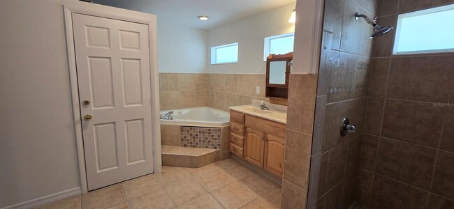 Building Photo - 4755 SW 151st Pl
