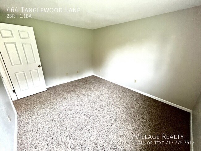 Building Photo - 464 Tanglewood Ln