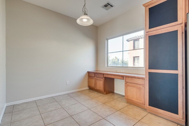 Building Photo - 4650 Ranch House Rd