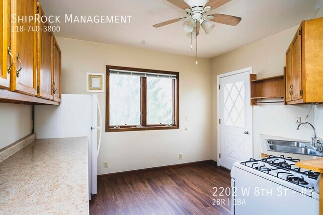 Building Photo - 2202 W 8th St