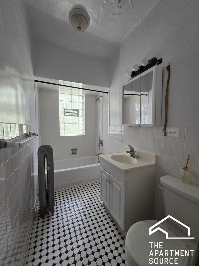 Building Photo - 918 Reba Pl