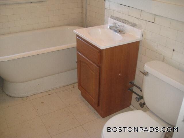 Building Photo - 1175 Boylston St