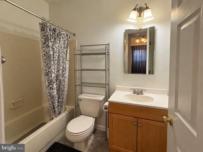 Building Photo - 43 Stoneshire Dr