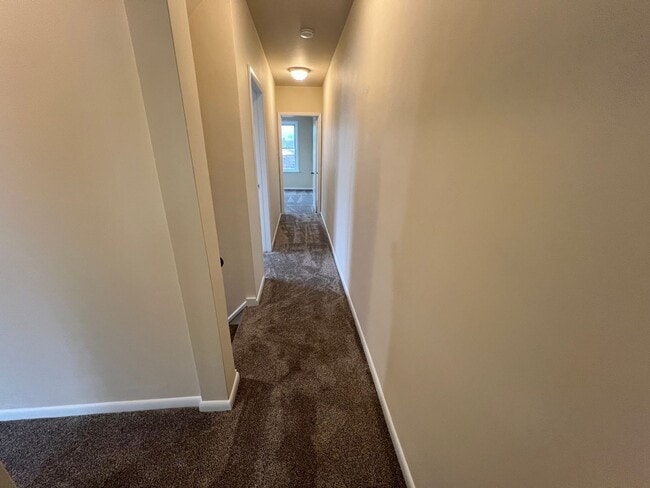 Building Photo - 955 E Main St