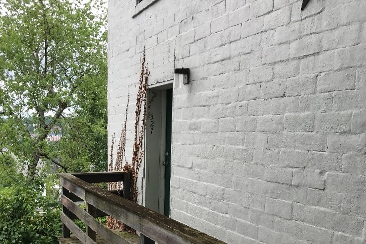 Building Photo - 327 Maple Ave