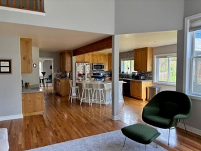 Building Photo - 815 Trail Ridge Dr