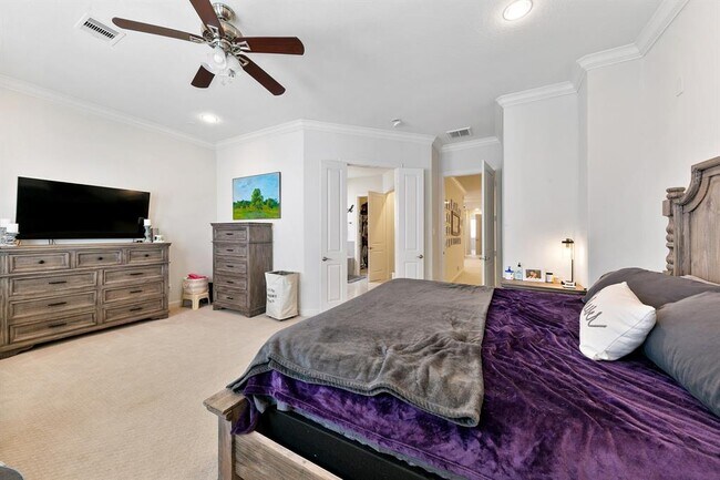 Building Photo - 5633 Petty St