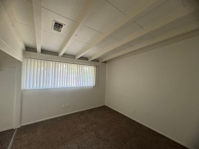 Building Photo - Spacious 4 Bedroom Home in West Sac
