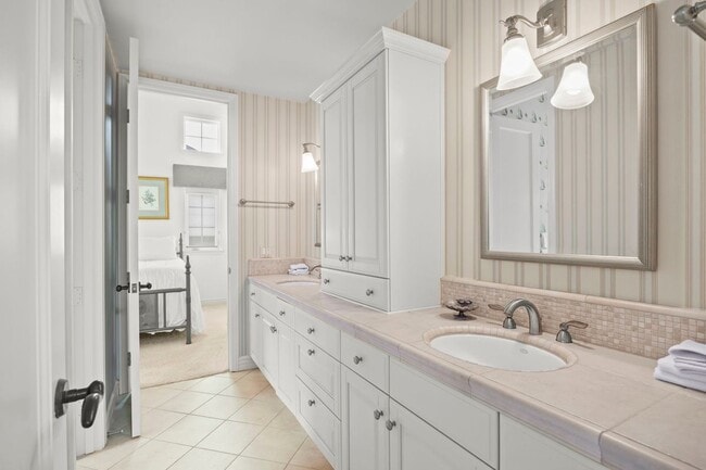 Building Photo - 3086 Solimar Beach Dr