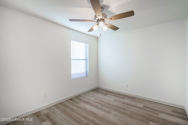 Building Photo - 8008 Elm Ave