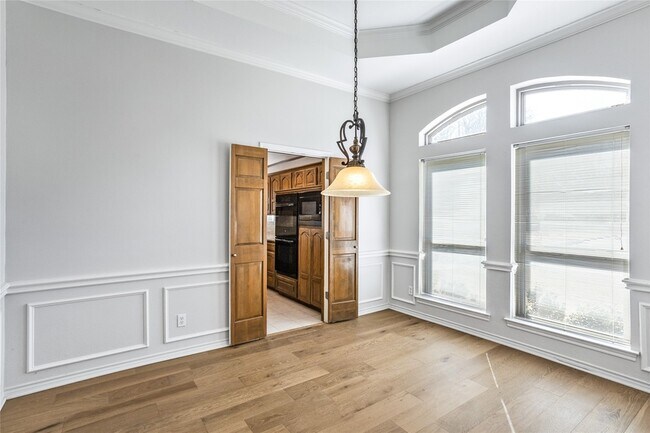 Building Photo - 2942 Woodland Hills Dr