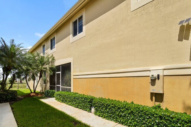 Building Photo - 2361 Pasadena Way