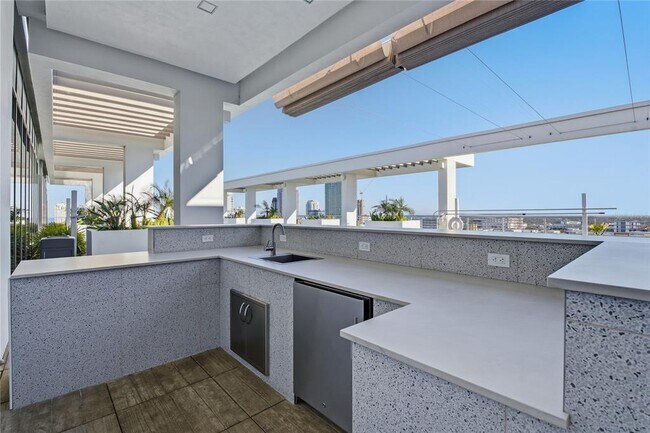 Building Photo - 777 3rd Ave N