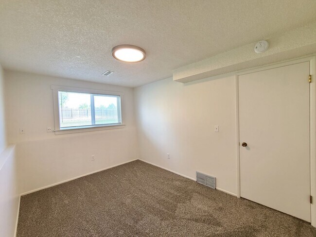 Building Photo - $2,400.00 - 4 Bed / 2 Bath Home in Upper South Hill with Large Backyard