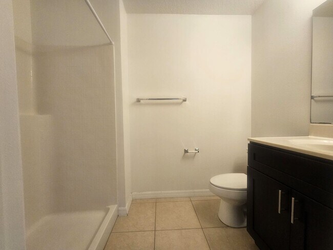 Building Photo - Beautiful 4-bed, 2-bath Home, with Functionality with Style,